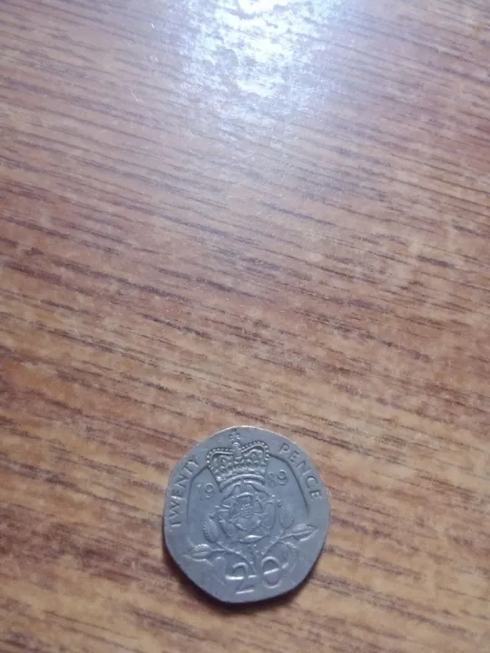 Купити 20 пенсов Elizabeth 2 1989 года (D.G.REG.F.D)