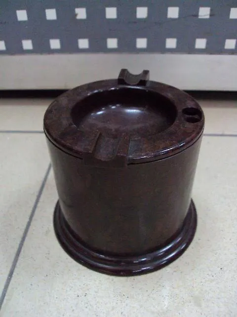 Сигаретница карболит винтаж ссср высота 9 см, диаметр 9 см №15021 Продаж