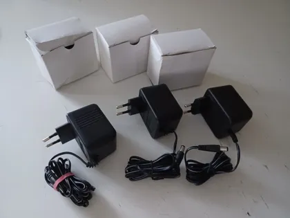 фото, 0827 адаптер живлення AVM03049 12V 500MA 6VA  3 шт НІМЕЧЧИНА