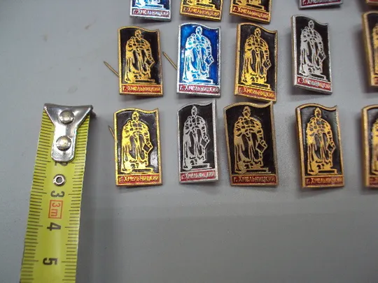 Купити Знак город Хмельницкий вокзал памятник Богдану Хмельницкому лот 116 шт ссср №16367