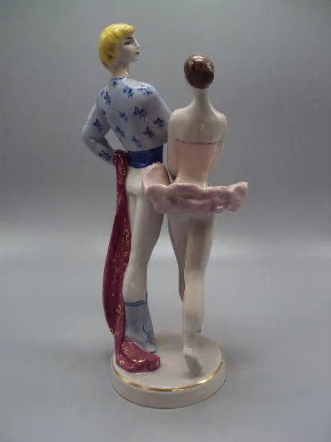 Фигура фарфор статуэтка Киев балет дуэт Ромео и Джульетта балетная пара высота 29,8 см №221 Інтернет-аукціон