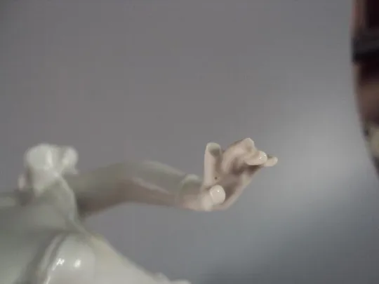 Фигура фарфор статуэтка Германия Валлендорф танцовщица девушка танцует 23,5см под реставрацию №11965 Інтернет-аукціон