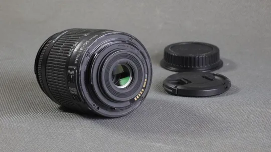 Об&#039;єктив Canon EF-S Canon Zoom Lens EF-S 18-55mm 1:3.5-5.6 IS STM Ф58mm Вживане З аукціону