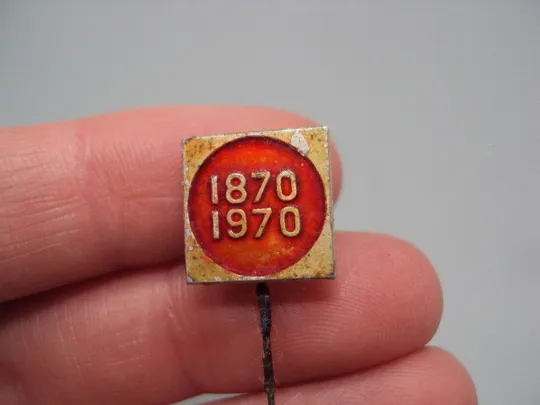 Купити Знак Ленин 100 лет со дня рождения юбилей ссср 1870-1970 гг. квадрат красный круг игла №17598