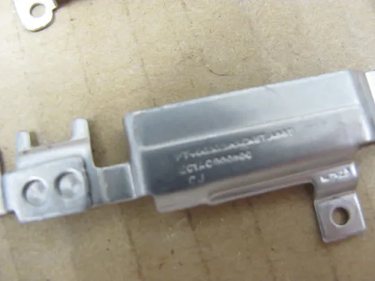 687-28 комплектуюче кріплення EC1AD000400 для Lenovo ThinkPad T590 P15S P53S T15  оригінал Продаж