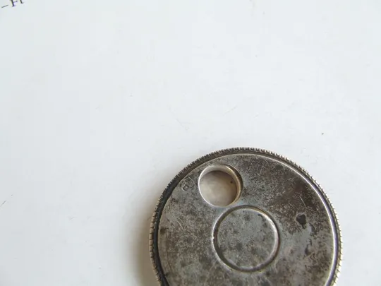 Табакерка или таблетница серебро 925 проба .вес 18 грам. раз. 5х0.5 см. 1850 гг. Англия Характеристики