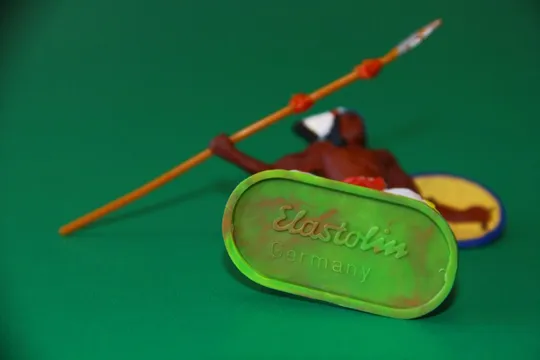 ІНДІАНЕЦЬ Зі ЩИТОМ ТА СПИСОМ № 6822 индеец ELASTOLIN 70мм ФРГ ЛЮКС З аукціону