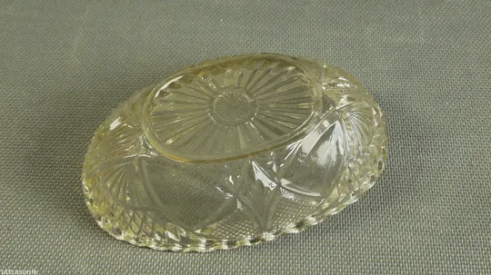 Ваза овальна низенька міні стара радянська карамельне скло Вживане Де купити