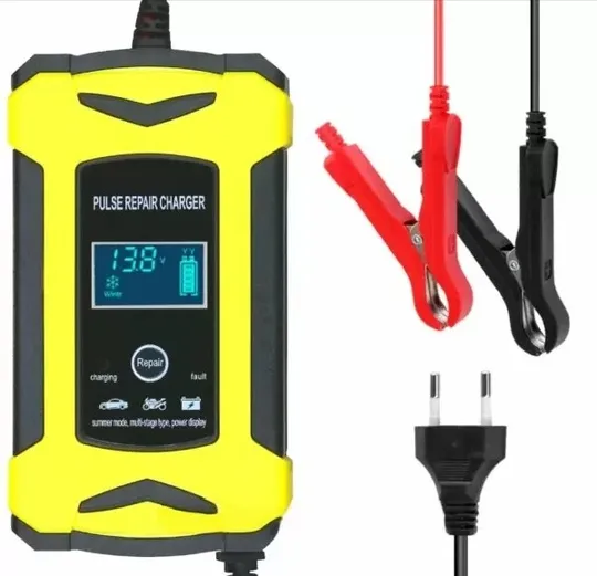 Зарядное устройство для автомобильного аккумулятора 12В/4А, DKCC5 / Зарядка для авто З аукціону