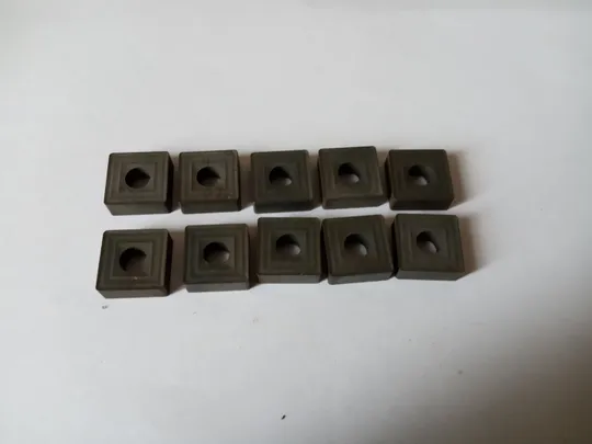 Купити Сменные пластины для токарных резцов. Напайки на резцы. Квадратные.