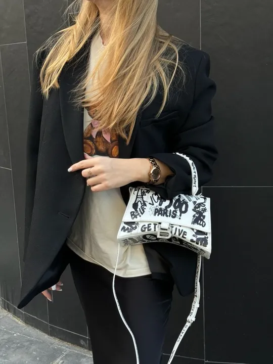 Сумка Balenciaga Hourglass Small Handbag Graffiti in White 99338 З аукціону