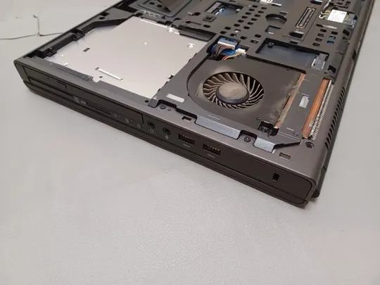 0835 Dell Precision M6800  core  I7 НІМЕЧЧИНА Інструкція