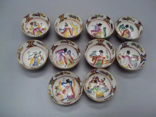 Рюмки для саке фарфор Япония рюмка высота 2,4 см, диаметр 4,8 см лот 10 шт №13667 Ціна