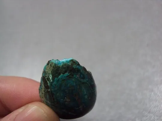 Камень хризоколл зеленый для ювелирных изделий вес 2,3 г 6 х 24 х 18 мм №13272 Характеристики