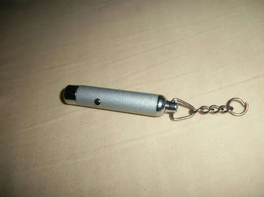 1. Брелок Таиланд Слоненок , с секретом . 2. Брелок Египет Нифертити . 3. Брелок фиолет , для валют Інтернет-аукціон