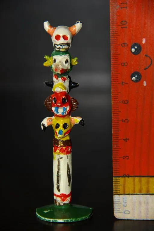 тотем для фигурок 50-54мм REISLER Дания З аукціону