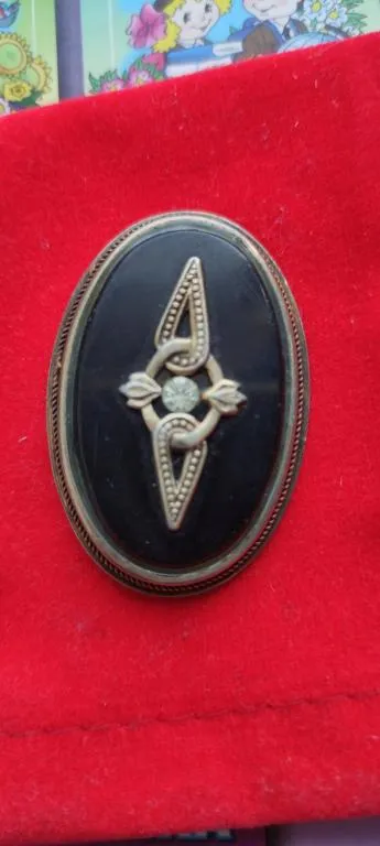 До 1950-х годов Брошь Раневской серебро, бакелит, хорошее состояние br416 Ціна