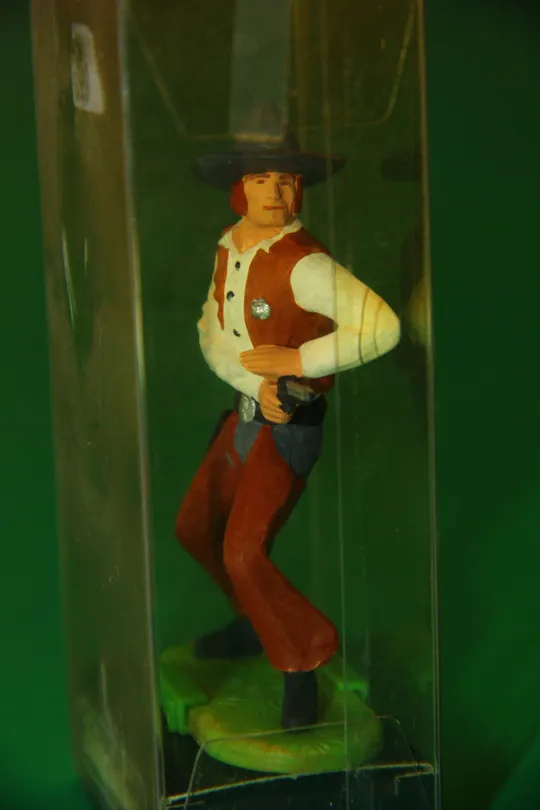 Купити КОВБОЙ З ПІСТОЛЕТОМ №7147 ELASTOLIN PREISER 70мм ФРГ в упаковці