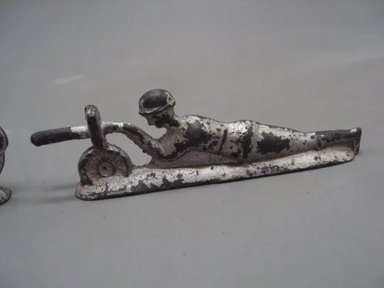 Детские игрушки фигурки солдатики оловянные пулеметчик и мотоциклист металл ссср лот 2 шт №15371 Характеристики