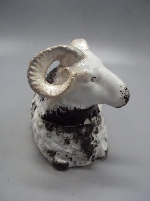 Масленка фарфор Кузнецов барашек шкатулка баран Кузнецова 10,5х17х14,7 см под реставрацию №2944 Продаж