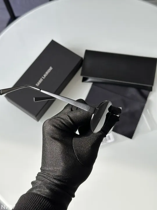 Сонцезахисні окуляри Saint Laurent SL 692 003 Black/Black M (EW0202) На торгах