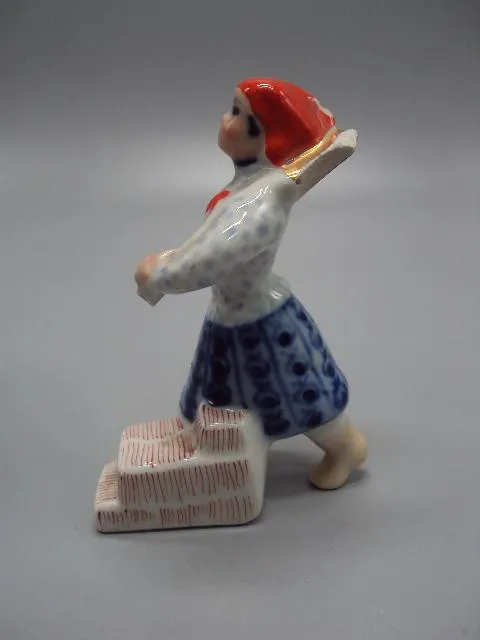 Купити Фигура фарфор статуэтка Коростень субботник женщина с лопатой высота 10,5 см под реставрацию №2968