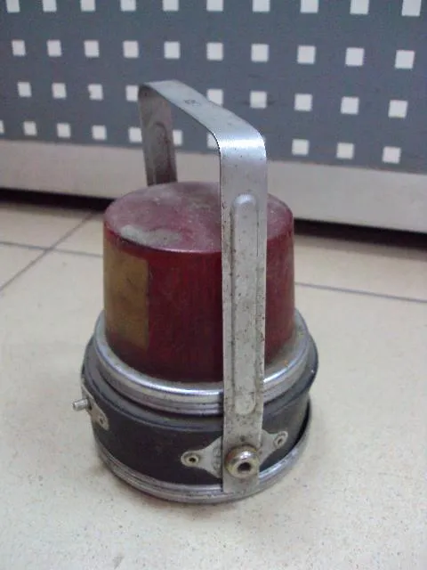 Фонарь универсальный УТФ ссср высота 10,5 см, с ручкой 14 см №11456 Характеристики