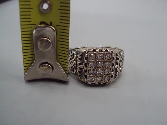 Кольцо белые вставки печатка корона печать серебро 925 проба Украина вес 7,06 г 21,5 размер №15449 З аукціону