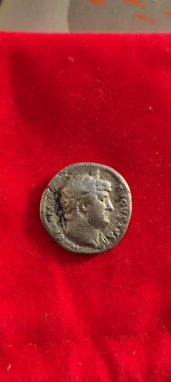 Астрологический денарий Звезда в Полумесяце редкая монета Древний Рим, серебро, имп Адриан kn628 Ціна