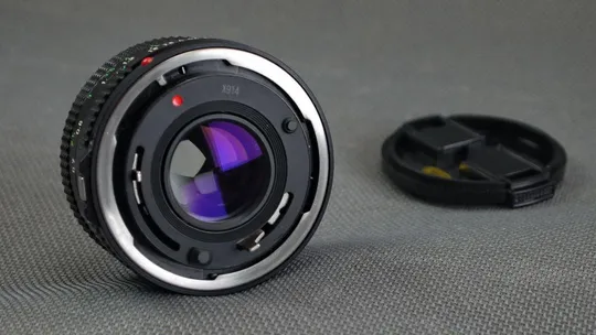 объектив Canon FD 50mm/1.8 Ф52мм на полный кадр (24x36mm) Недорого