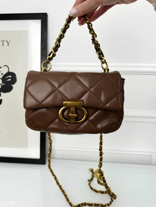 Сумочка через плече на довгому декоративному ланцюжку З аукціону