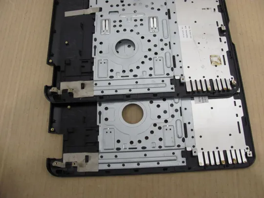 470-2 Кришка панель палмрест та тачпад 60.4N011.011 для MEDION P7624 оригінал Продаж