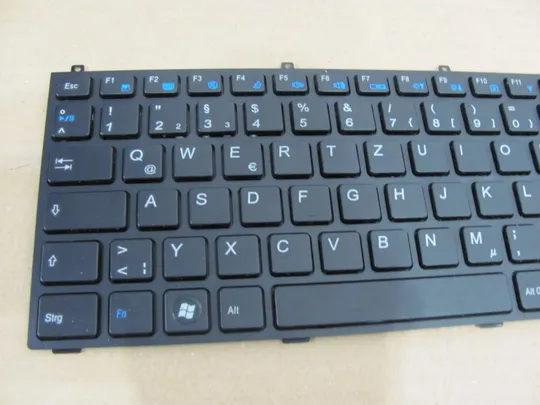 522-25 клавіатура робоча MP-08J46D0-430 6-80-M9800-072-1 для TERRA 1528 1509P оригінал З аукціону