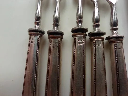 Набір десертних виделок та ножів Продаж