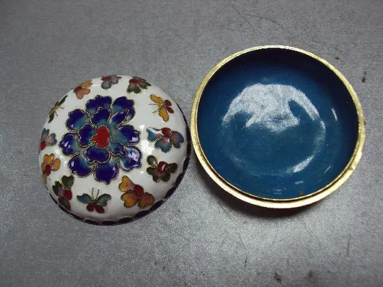 Шкатулка для украшений эмаль клуазоне с перегородками узор цветы высота 3,4см, диаметр 7,4см №13161 Продаж