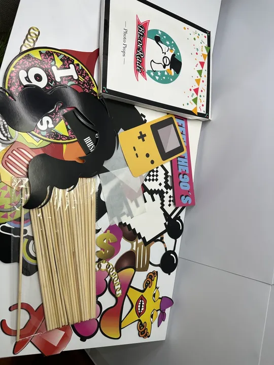 Фон для вечірок Тема 90-х (ящик 25) З аукціону