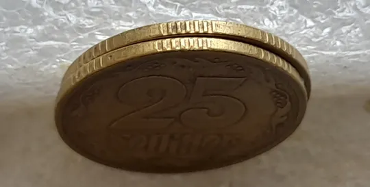 (1950) 25 копійок 1994 1БВк викрошки на вінку 1-2-3 гр, 5-6-7 гр./2 варіанти - 2 монети одним лотом (25 копеек 1994 1БВк) Торговий майданчик