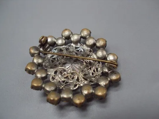 Бижутерия брошка цветок брошь цветочек с белыми и синими вставками размер 4,2 х 4,7 см №14070 Інтернет-аукціон