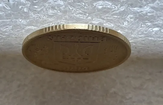 (5917) 25 копійок 1994 1БВк викрошки на вінку реверса в межах 1-2-3 та 6-7 грон + царапини штемпеля (25 копеек 1994 1БВк брак) Характеристики