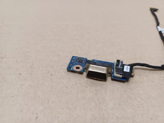 Купити номер1065-22 плата роз'єм VGA 083J44 DAL10 LS-F117P  для  DELL Latitude 3590 оригінал
