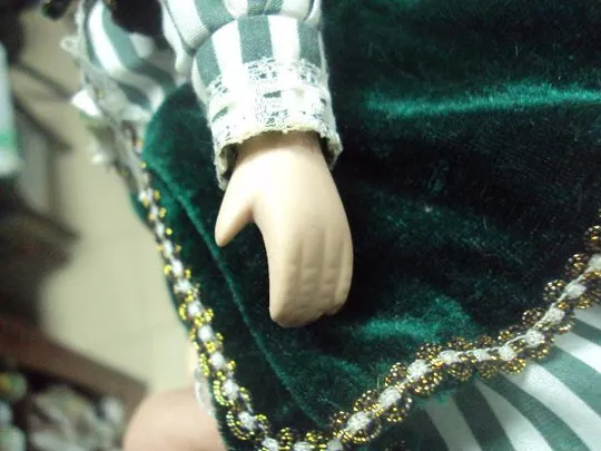 фарфоровая кукла миледи в шляпке кудрявая на подставке 39 см №2938 Недорого