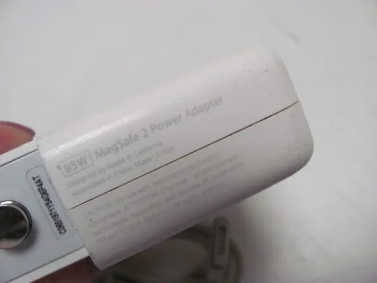 3842с адаптер живлення APPLE A1424 85W 20V Продаж