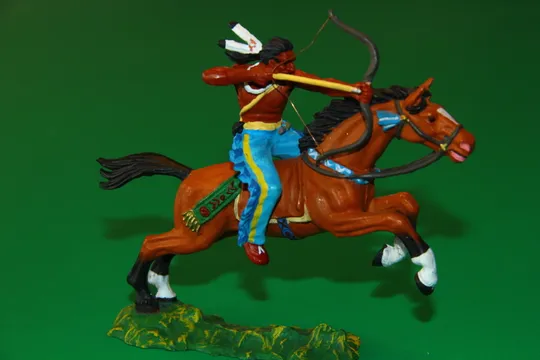 ІНДІАНЕЦЬ ІЗ ЛУКОМ НА КОНІ  № 54654 индеец 70мм ELASTOLIN PREISER ФРГ в упаковці Продаж