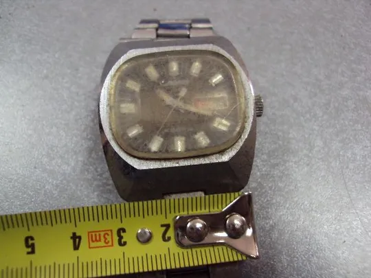 Мужские наручные часы Слава кварц Танк ссср с браслетом №10938 З аукціону