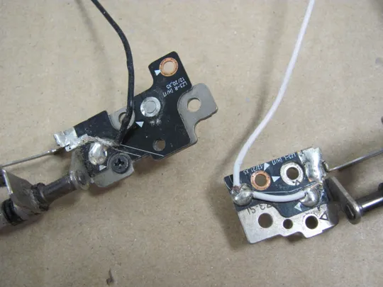 805-7 кріплення з петлями FBLZ3016010  + WI-FI антени  для LENOVO Z580 оригінал З аукціону