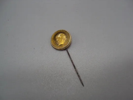 Знак Ленин голова портрет профиль круглый ссср фрачник игла №17675 Ціна