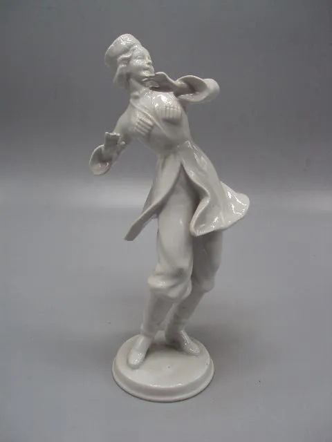 Фигура фарфор статуэтка Wallendorf Германия Валлендорф девушка казачка танцует казашка 21,5 см №72 Ціна