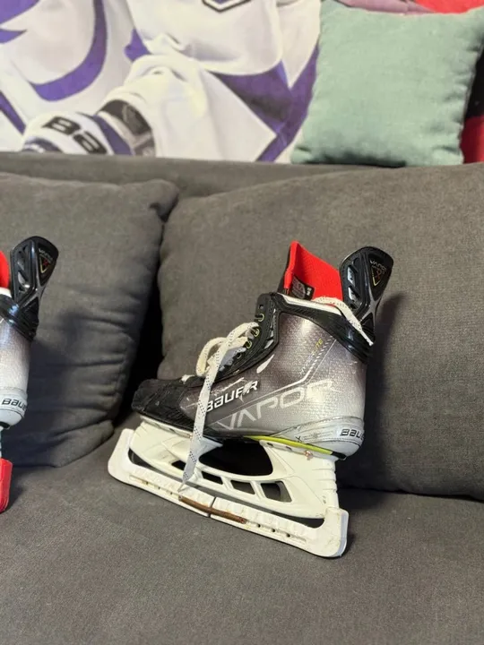 Ковзани Bauer Vapor HyperLite 9.5 Fit2 — в гарному стані Інтернет-аукціон