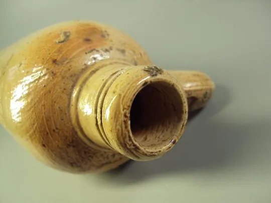 Бутылка керамика Германия горькая вода Ober-Selters Nassau орел высота 22,8 см №11264 Продаж