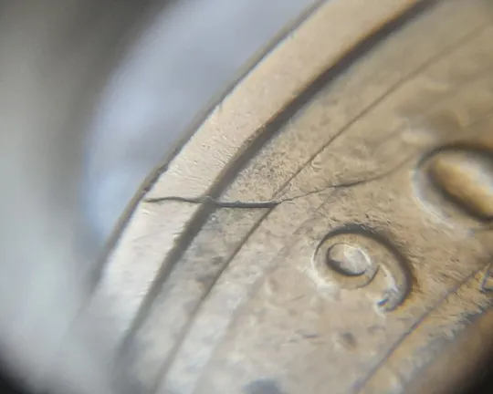 (1265) 1 гривня 2006 гарний скол на аверсі та канті (1 гривна 2006 брак) Продаж